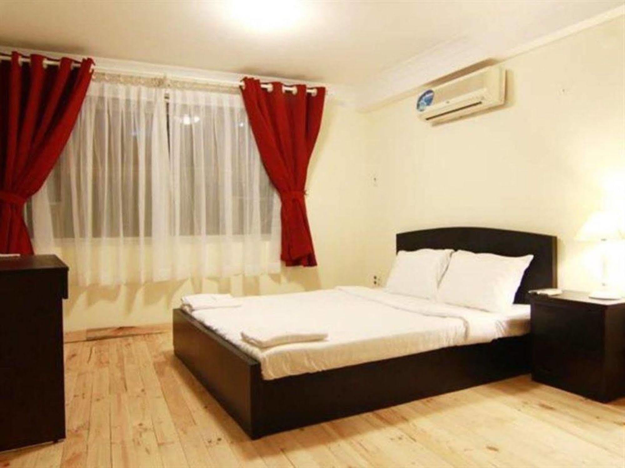 Koniko Backpackers Hostel Ho Chi Minh City Bagian luar foto